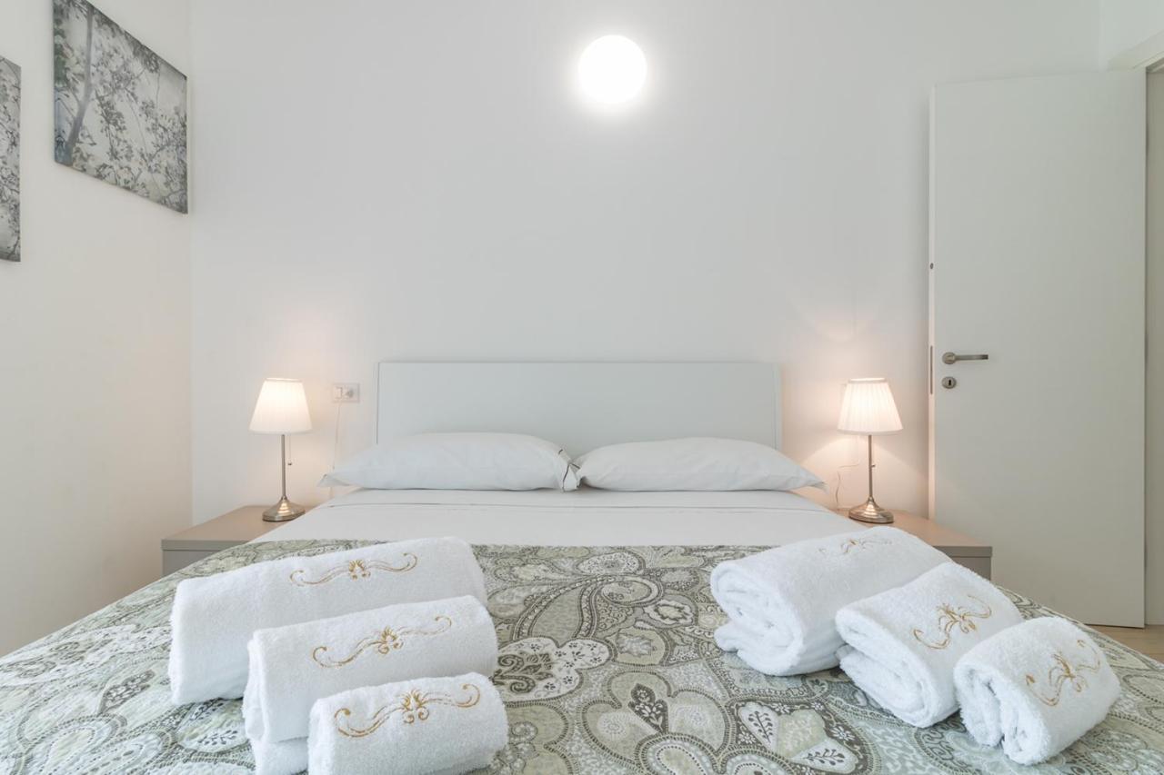 Apartment Azalea - Cremia Bagian luar foto